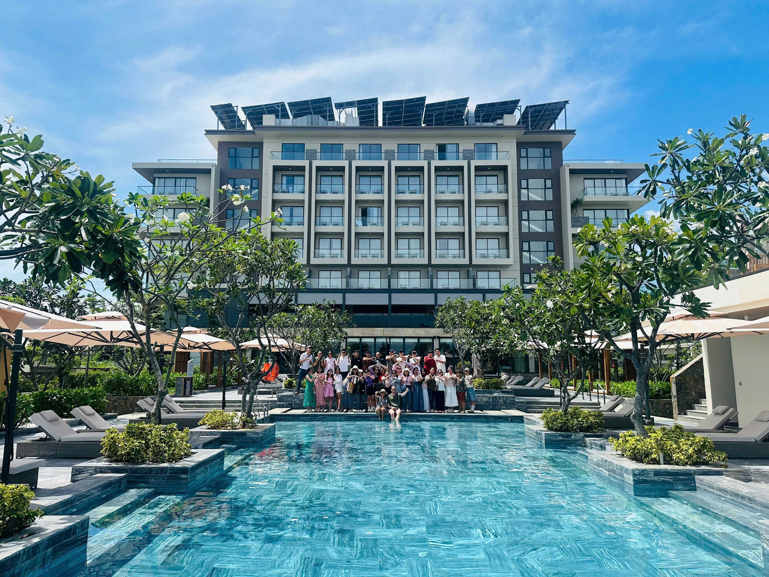 Khách hàng check-in tại điểm đến nổi bật